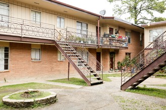 Globe Apartments in Houston, TX - Foto de edificio - Building Photo