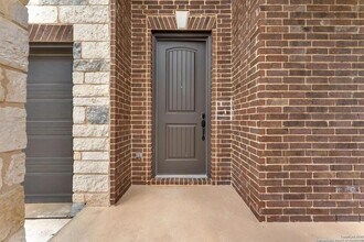 412 Deer Crest Dr in Canyon Lake, TX - Building Photo - Building Photo