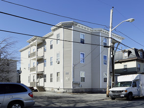 776 Merrimack St in Lowell, MA - Building Photo - Primary Photo