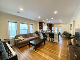5 Sunset St, Unit 3 in Boston, MA - Building Photo