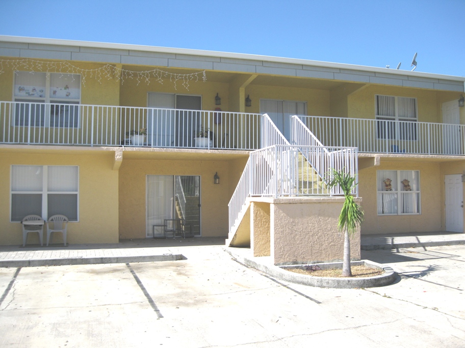 Ixoria Condominiums in Fort Pierce, FL - Building Photo