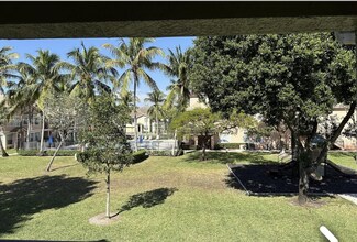 811 Belmont Ln in North Lauderdale, FL - Building Photo - Building Photo