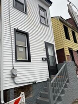 517 Rev S Howard Woodson Jr Way in Trenton, NJ - Building Photo