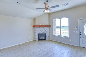 9305 Northwest 142nd Street in Yukon, OK - Building Photo - Building Photo