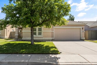 10640 Arbor Way in Reno, NV - Building Photo - Building Photo