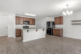 5864 Magnolia Bend Blvd in Milton, FL - Building Photo - Building Photo