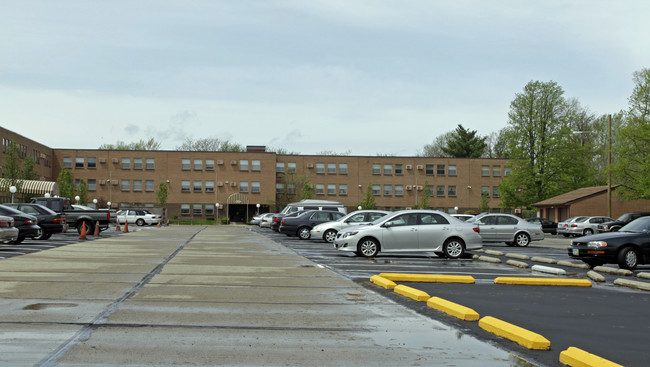 Ridgewood Senior Apartments in Cincinnati, OH - Building Photo - Building Photo