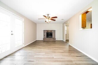 9205 N Eagle Ln in Oklahoma City, OK - Building Photo - Building Photo