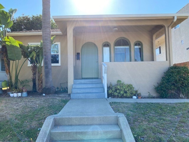 property at 815 Amapola Ave