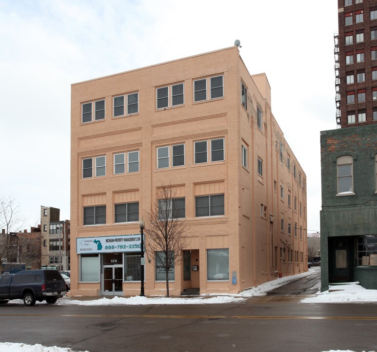 157-159 W Pearl St in Jackson, MI - Building Photo
