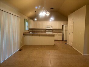 2 Radcliffe Dr in Bella Vista, AR - Building Photo - Building Photo