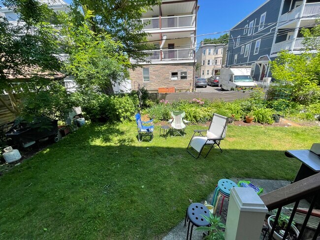 22 Hall St in Boston, MA - Building Photo - Building Photo