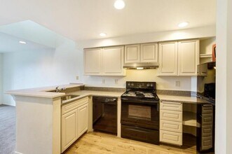 903 N 130th St in Seattle, WA - Building Photo - Building Photo