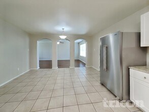 5521 Rio Alamo St, Unit 6-103 in Rosharon, TX - Building Photo - Building Photo