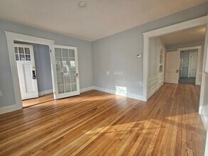 360 Beech St, Unit 1 in Boston, MA - Foto de edificio - Building Photo