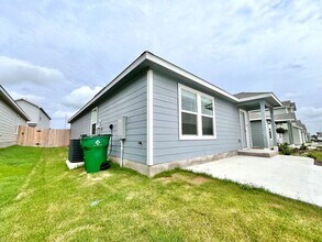 175 Kyanite Dr in Maxwell, TX - Building Photo - Building Photo