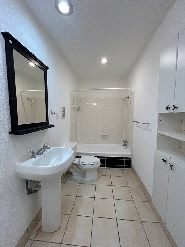 5550 N Braeswood Blvd in Houston, TX - Building Photo - Building Photo
