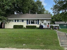 310 S Forest Ave in Brazil, IN - Building Photo