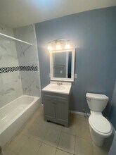 1436 E Genesee St, Unit 1 in Syracuse, NY - Foto de edificio - Building Photo