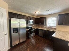 202 Trenton Ct in Raeford, NC - Building Photo - Building Photo