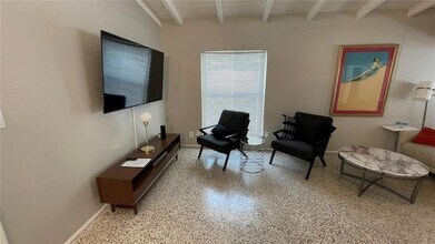 2832 Bay St in Sarasota, FL - Building Photo - Building Photo