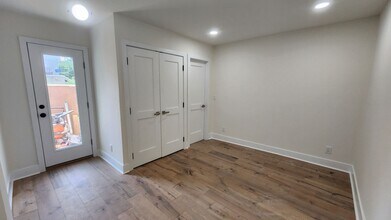 909 S 12th St in Philadelphia, PA - Building Photo - Building Photo