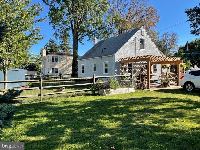 property at 207 S Wayne Ave