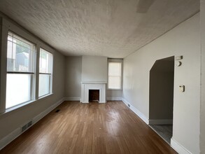 240 N Graham St, Unit 1 in Pittsburgh, PA - Building Photo - Building Photo