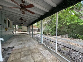 349 Mahogany Dr in Key Largo, FL - Building Photo - Building Photo