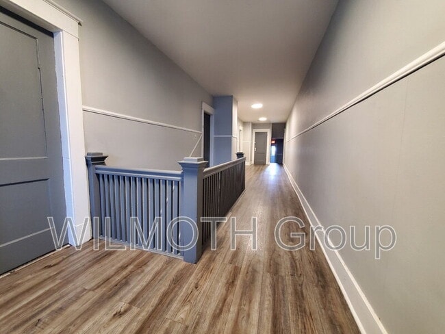 129 W Hendricks St in Shelbyville, IN - Foto de edificio - Building Photo