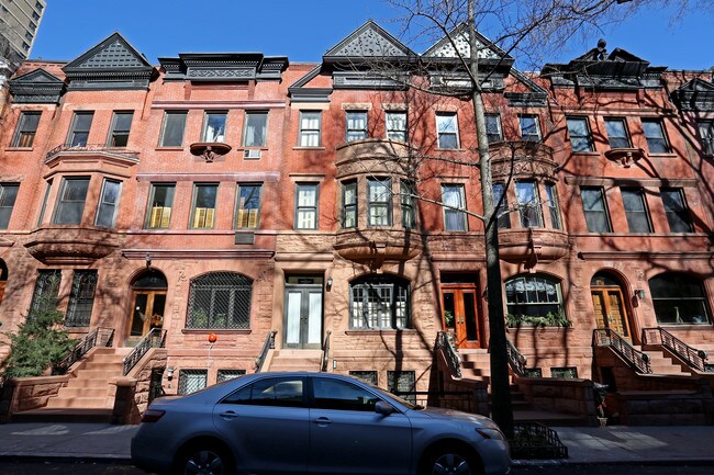 41 W 94th St in New York, NY - Building Photo - Building Photo