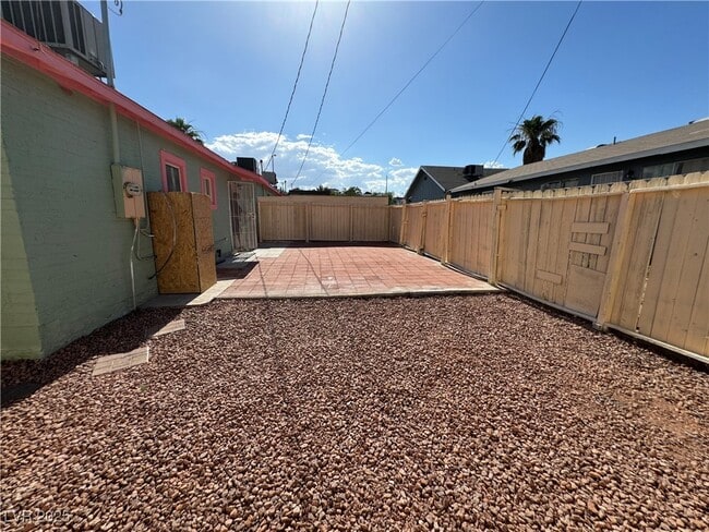 property at 400 N 15th St