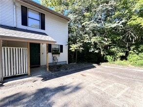 1373 E Sequoyah Ct in Fayetteville, AR - Building Photo - Building Photo