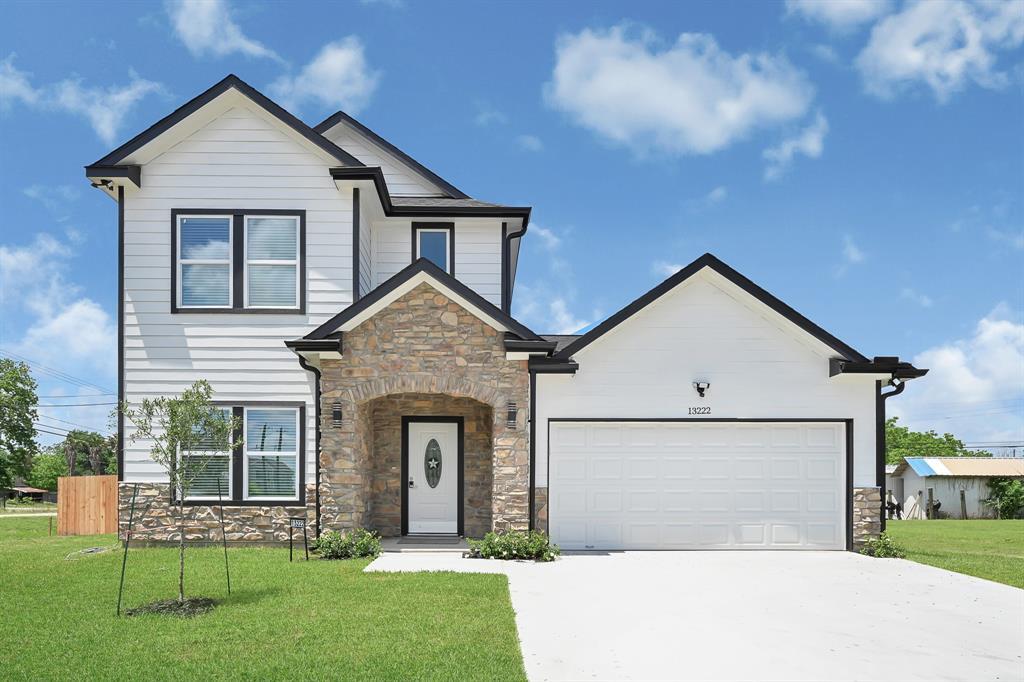 13222 Donegal Way in Houston, TX - Building Photo