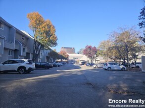 146 N Beacon St in Boston, MA - Foto de edificio - Building Photo