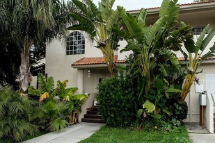 4930 W Point Loma Blvd in San Diego, CA - Building Photo