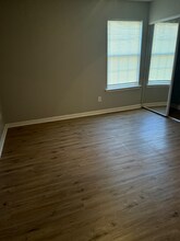 1211 Matt Moore Ct in Lithia Springs, GA - Foto de edificio - Building Photo