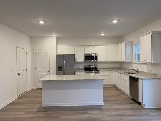 275 Red Dragon Dr in Jefferson, GA - Building Photo - Building Photo