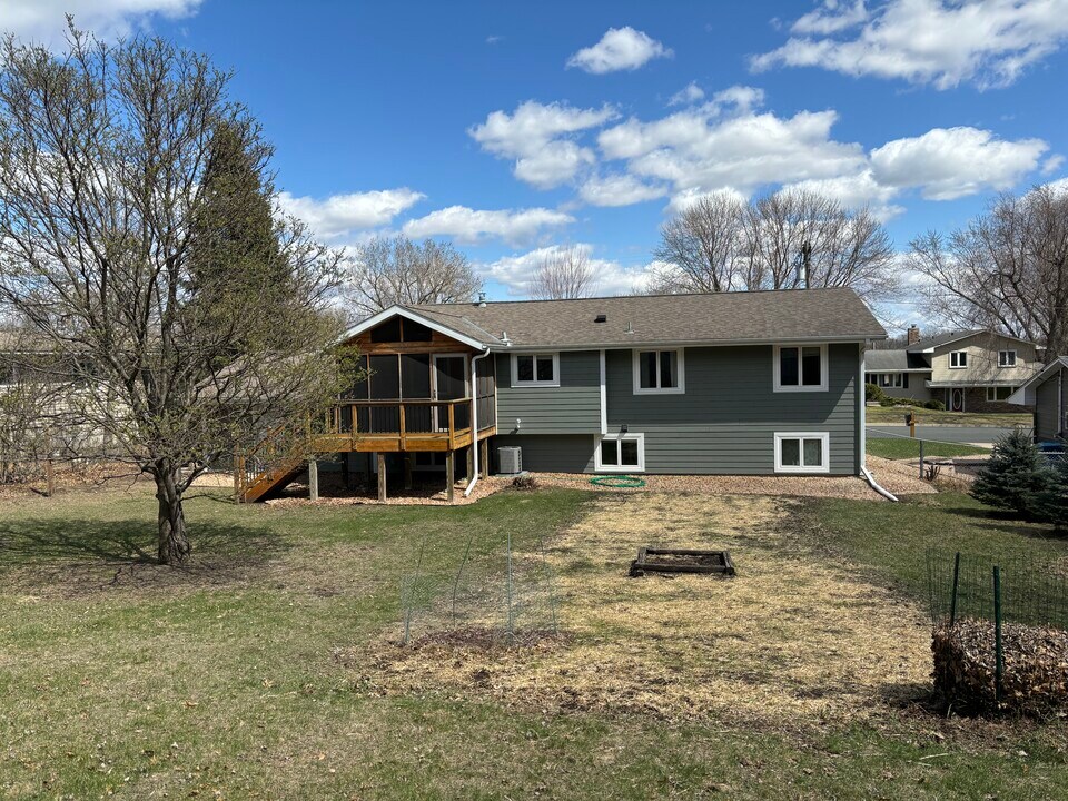 126 East Golden Lake Lane in Circle Pines, MN - Building Photo