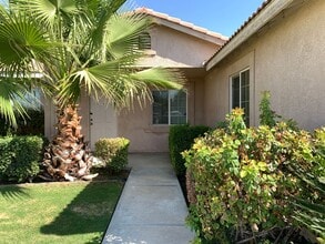 5404 El Palacio Dr in Bakersfield, CA - Building Photo - Building Photo