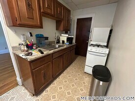 53 Fellsway W, Unit 2 in Medford, MA - Building Photo