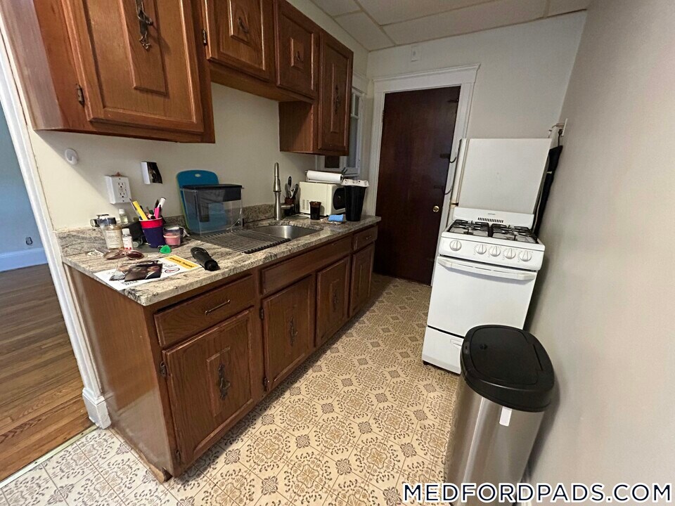 53 Fellsway W, Unit 2 in Medford, MA - Building Photo