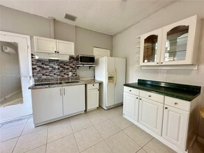 9292 Jamaica Dr in Cutler Bay, FL - Building Photo - Building Photo