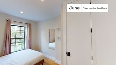 Private bedroom in 5 bed/2 bath Home in New York, NY - Building Photo - Building Photo