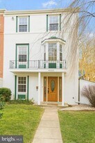 4339 Cedarlake Ct in Alexandria, VA - Building Photo