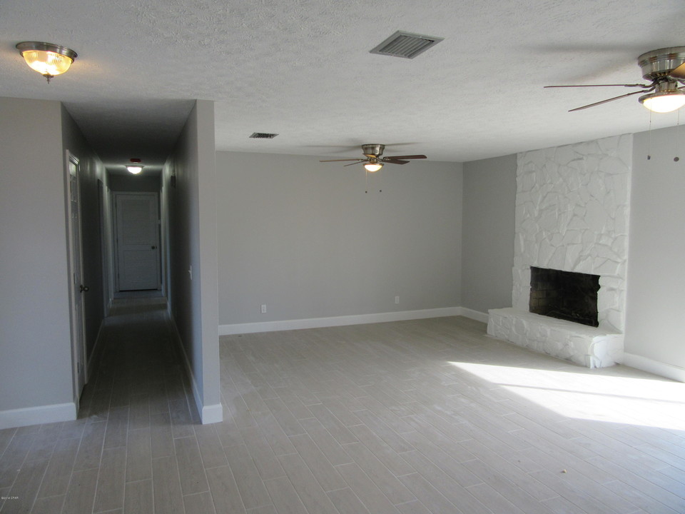 1417 Belmont Blvd in Lynn Haven, FL - Building Photo