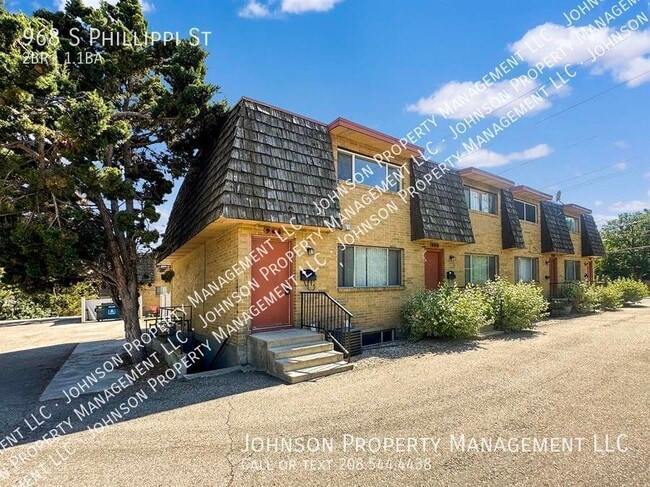 property at 968 S Phillippi St