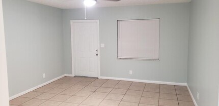 802 N Lake Dr in Fort Pierce, FL - Building Photo - Building Photo