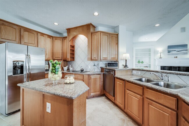 property at 12128 Arroyo Verde Ln