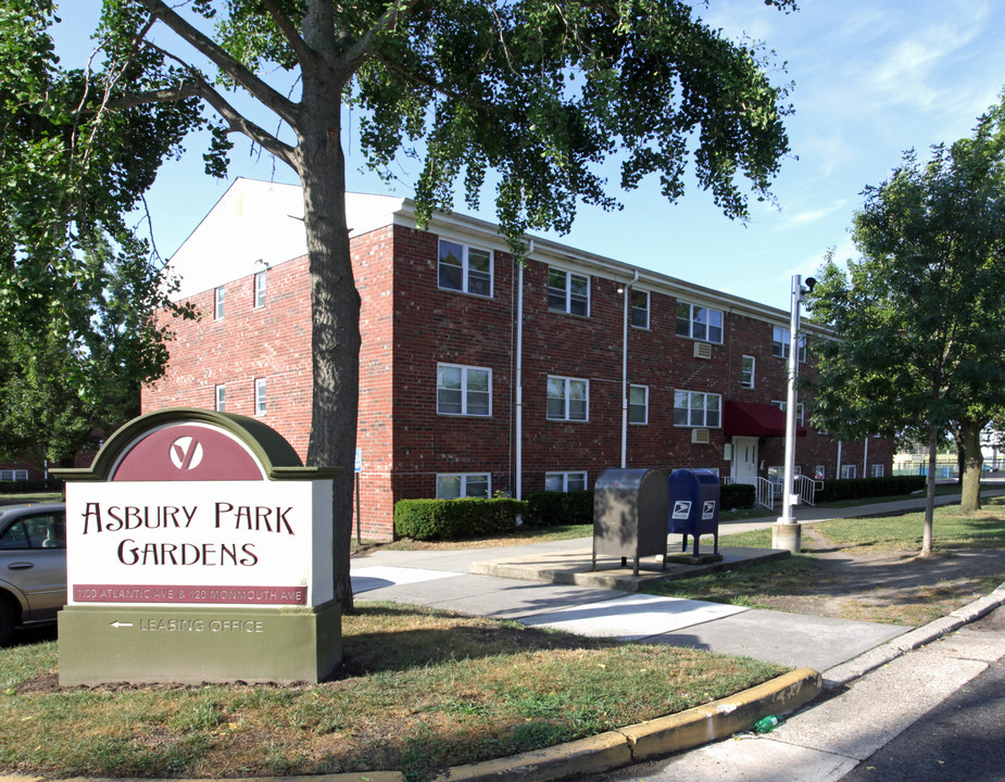 Stephen Manor in Asbury Park, NJ - Building Photo